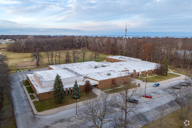 Parents enjoy living in close proximity to Holland Woods Middle School, making pick ups easy.