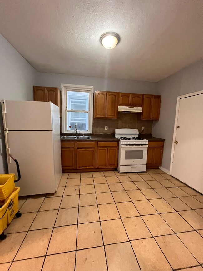 97 Wilkinson Ave Unit 1F, Jersey City, NJ 07305