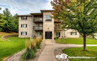 10161 Sutton Dr, Urbandale, IA 50322
