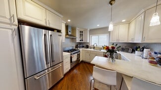 329 W 4th St, Boston, MA 02127