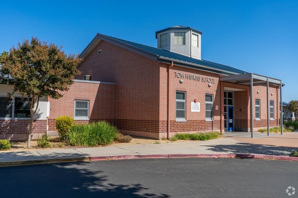Tom Hawkins Elementary School serves students in the Tracy community.