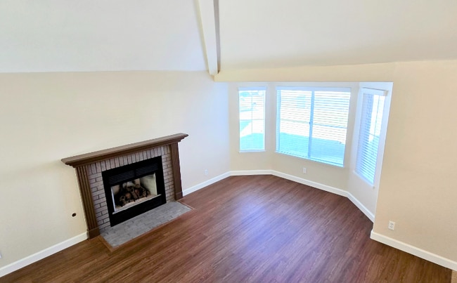 23231 Joaquin Ridge Dr, Murrieta, CA 92562 - photo 3