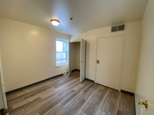 4046 Ogden St unit C, Philadelphia, PA 19104 - photo 6