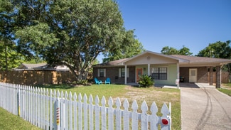 906 Shipp St, Waveland, MS 39576