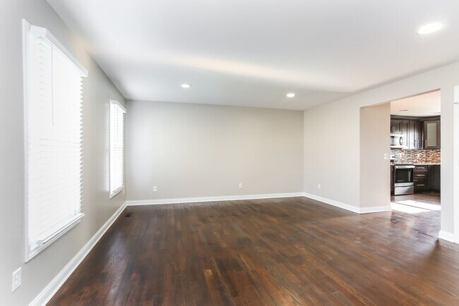 121 Welshmore Dr, Galloway, OH 43119 - photo 7