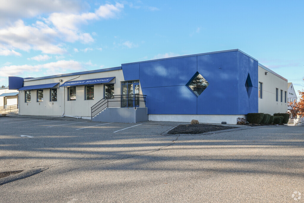 Knowledge Beginnings is a private school located in North Reading.
