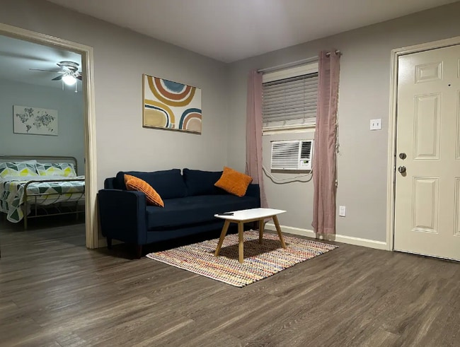 1412 E35th St unit B, Houston, TX 77022 - photo 5