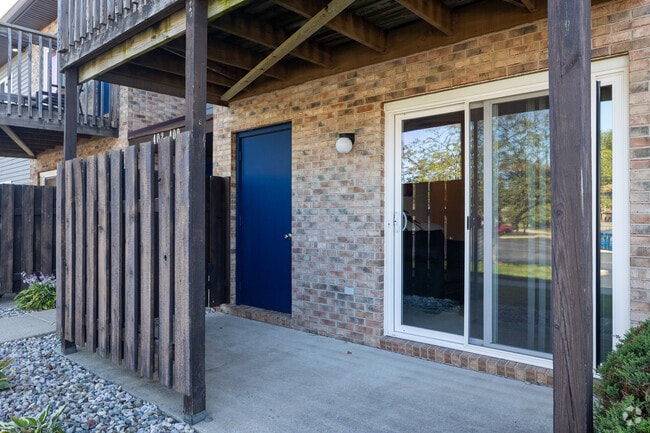 Covington Square, Valparaiso, IN 46383 - photo 6