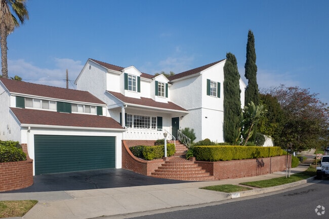 Larger mid-century homes in View Park with commanding views.