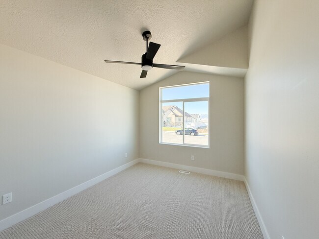 2098 N 425 W, Tooele, UT 84074 - photo 6