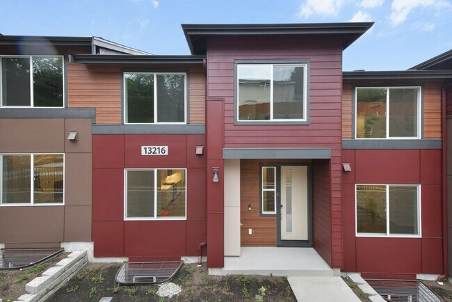 13216 NE 127th Way unit C, Kirkland, WA 98034 - photo 2