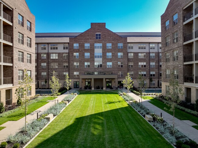 The Sage at Jeffrey Park: Courtyard and Greenspace