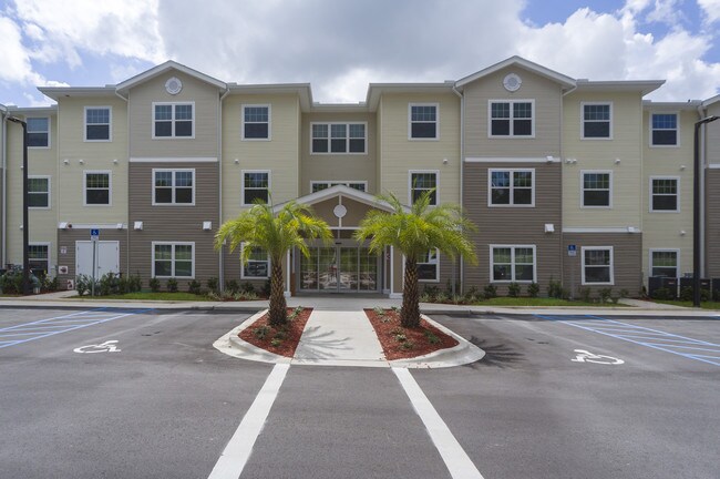 Katie Manor, Crestview, FL 32539 - photo 2