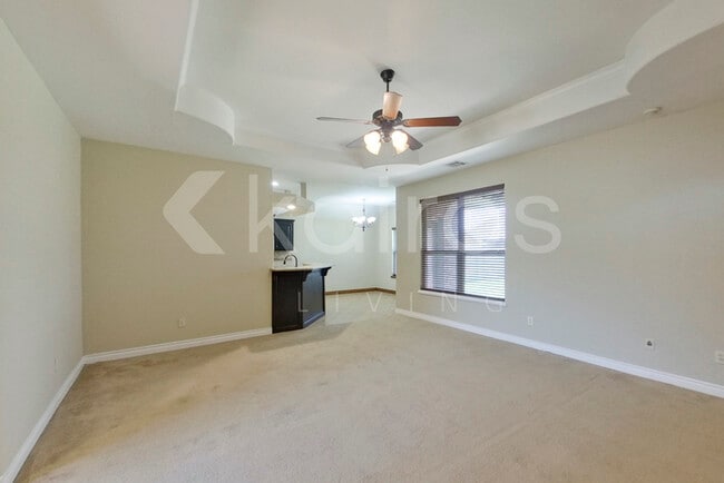11733 SW 17th St, Yukon, OK 73099 - photo 4