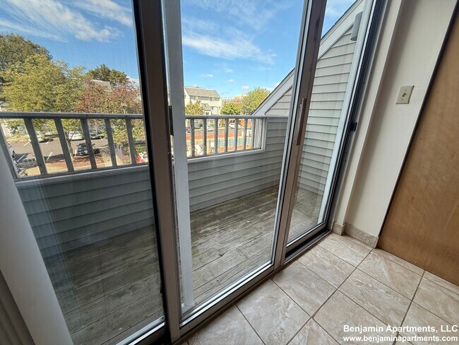 142 N Beacon St unit A4, Boston, MA 02135 - photo 4