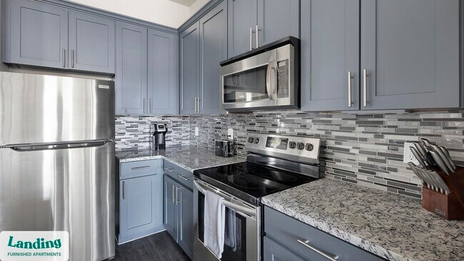 18101 Point Lookout Dr unit 464, Nassau Bay, TX 77058 - photo 6