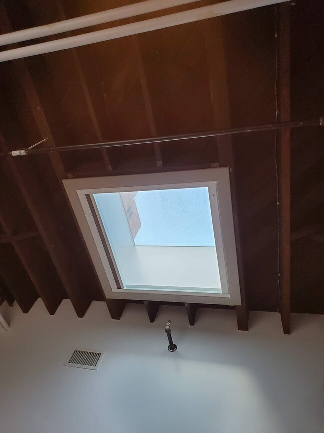 2212 Walnut St unit A, Philadelphia, PA 19103 - photo 7