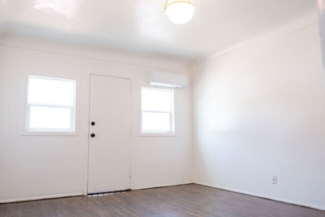 3029 W Vernon Ave, Los Angeles, CA 90008 - photo 6