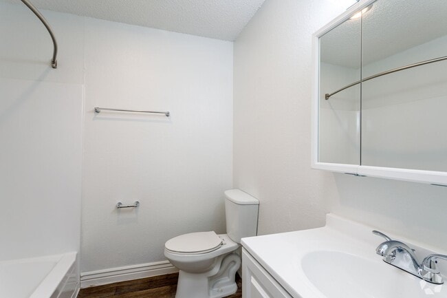 Meadows at Town Center - Newly renovated in 2023 with in-unit washer/dryer!, Thornton, CO 80229 - photo 5