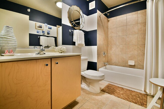 235 N Columbus Dr, Chicago, IL 60611 - photo 7