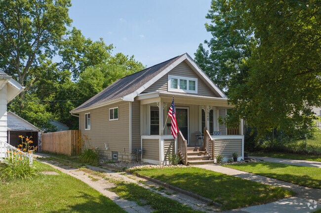 Holmes Street Area features cottage-style homes within walking distance of REO Town.