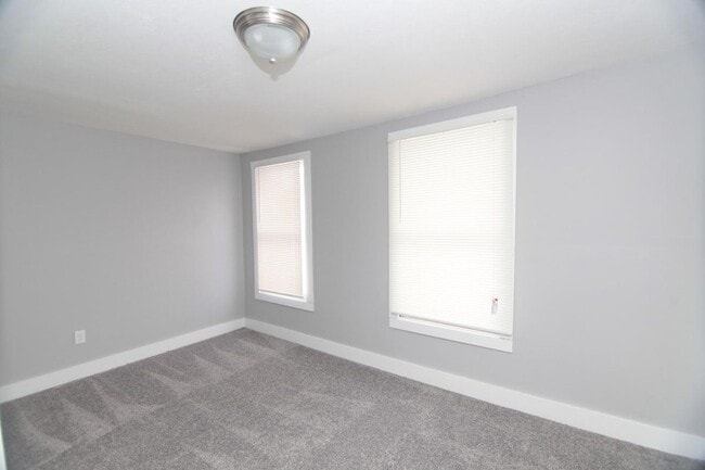 702 W 7th St, Davenport, IA 52802 - photo 5