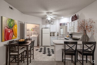 400 S Futrall Dr, Fayetteville, AR 72701