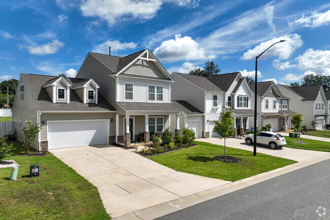 Horneytown has a good selection of modern new construction homes within the neighborhood.