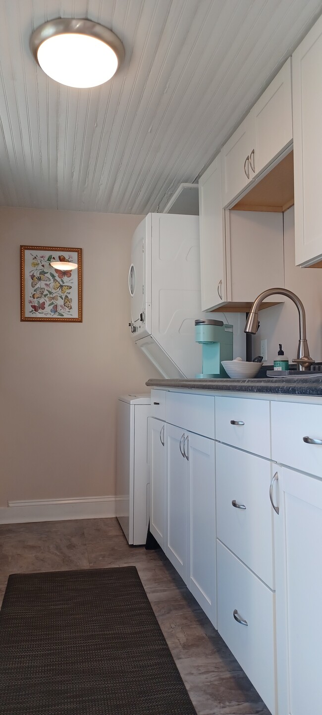kitchen with-in unit W/D