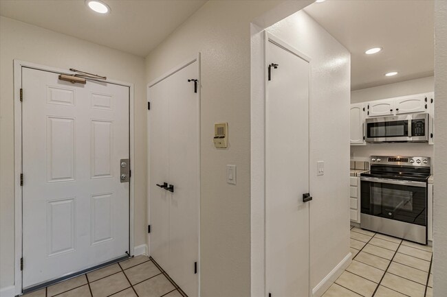 25676 University Ct unit University, Hayward, CA 94542 - photo 5