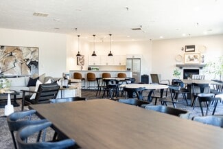 5109 S Rolling Green Ave, Sioux Falls, SD 57108