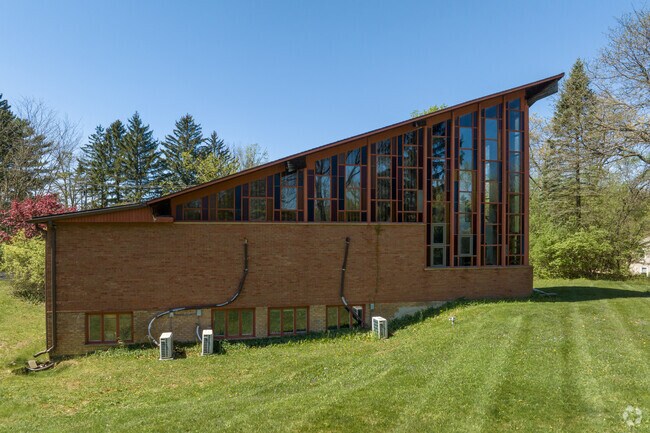 Ann Arbor Hills offers many churches is close proximity.