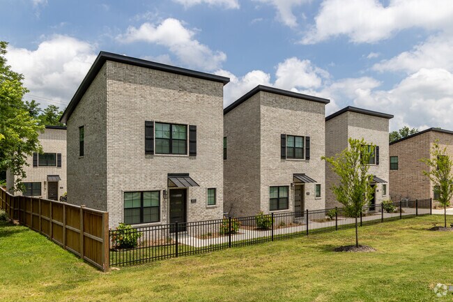 Fayetteville Junction has many types of homes to fit the needs of its residents.