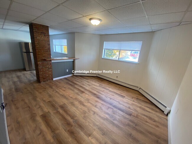 46 Almont St unit 3r, Medford, MA 02155 - photo 2