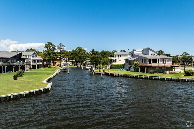 A network of canals weaves through Colington Harbour, perfect for boating enthusiasts.