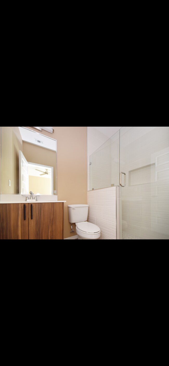 918 N Spruce St unit number 4, Edinburg, TX 78541 - photo 4