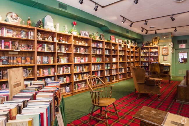 River Forest locals have access to many retail stores, including Centuries & Sleuths Bookstore.