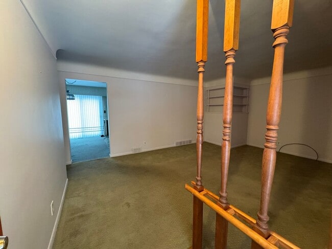 28556 Milton Ave, Warren, MI 48092 - photo 5