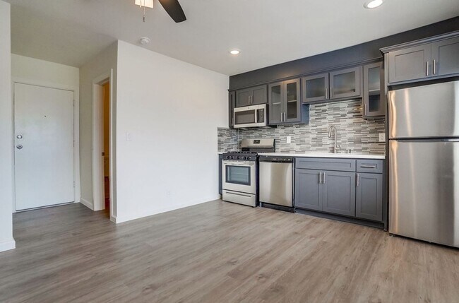 Convenient Inglewood Living Near SoFi & 105 Freeway!, Inglewood, CA 90303 - photo 6