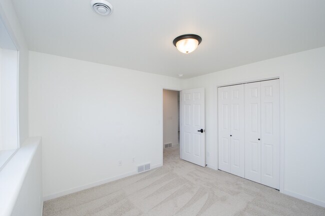 6153 Martin Ln W unit 37409492, West Fargo, ND 58078 - photo 2