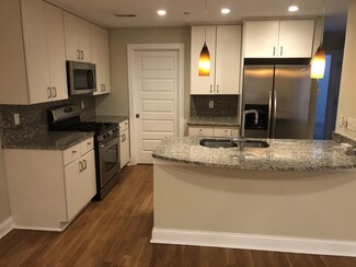 900-910 N Mcknight Rd, Saint Louis, MO 63132