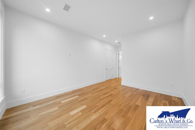 218 Old Colony Ave unit 404, Boston, MA 02127 - photo 5