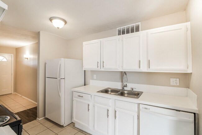 5011 Ridge Manor Dr, Houston, TX 77053 - photo 6