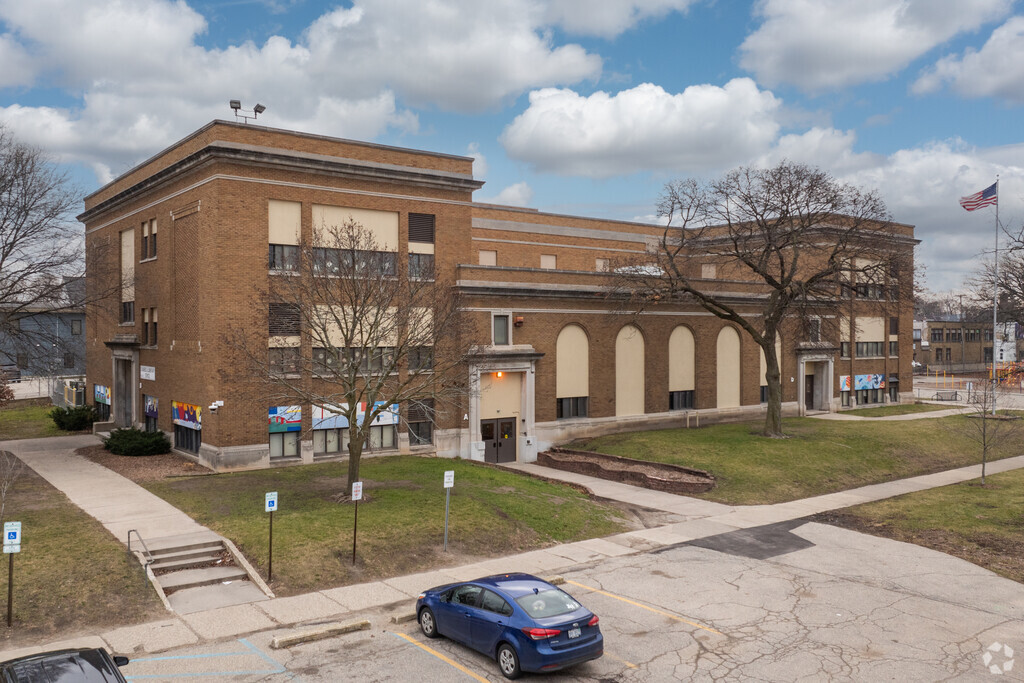 Congress Elementary on Baldwin, Overview.