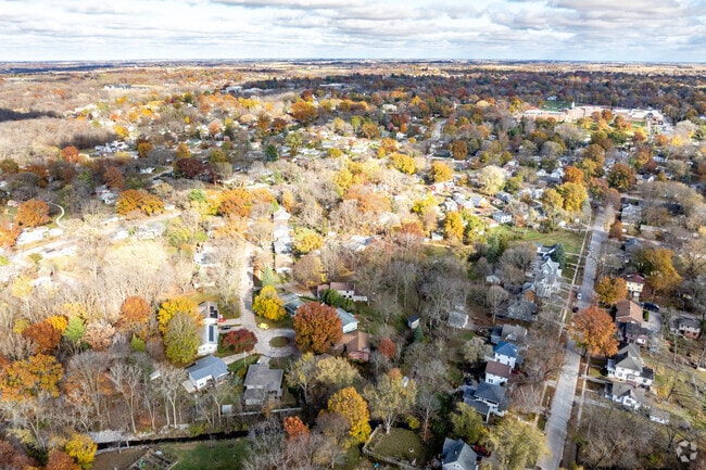 The mature trees and quiet streets of Morningside Glendale make it a sought-after area.