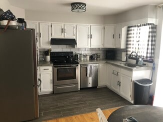 27 Ashdown Rd Unit A, Ballston Lake, NY 12019