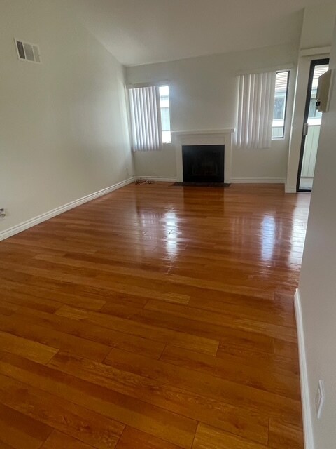 10512 Sunland Blvd, Sunland, CA 91040 - photo 4