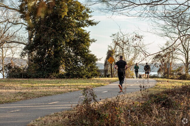 Scenic views of the Potomac River along the Mount Vernon Trail.
