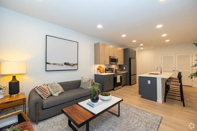 1BR, 1BA - 833SF - Living Room