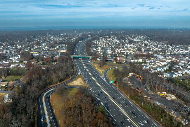 The Garden State Parkway connects Iselin residents to various destinations.
